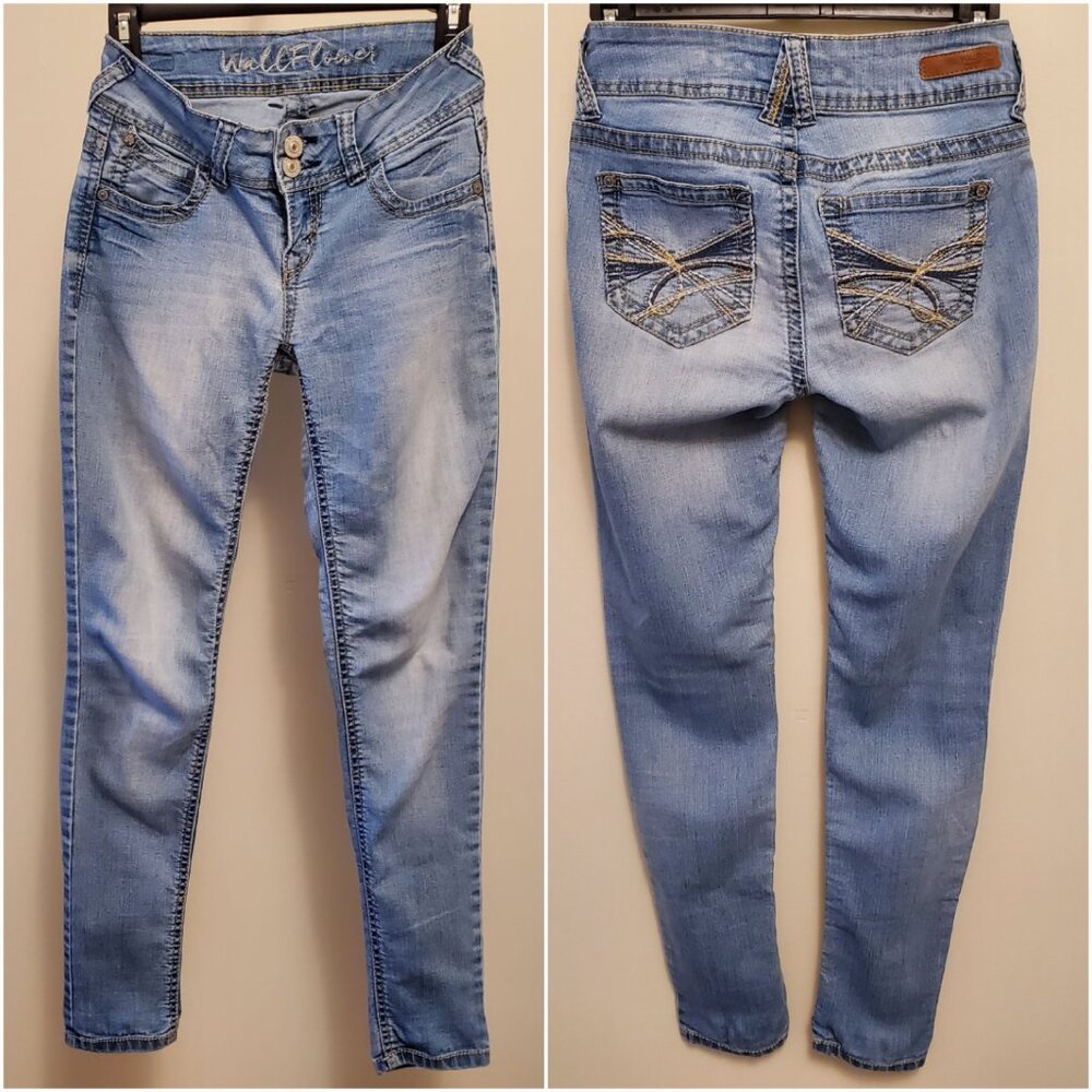 Wallflower Light Blue Low-Rise Skinny Jeans Embroidered Pockets - (0 Juniors)